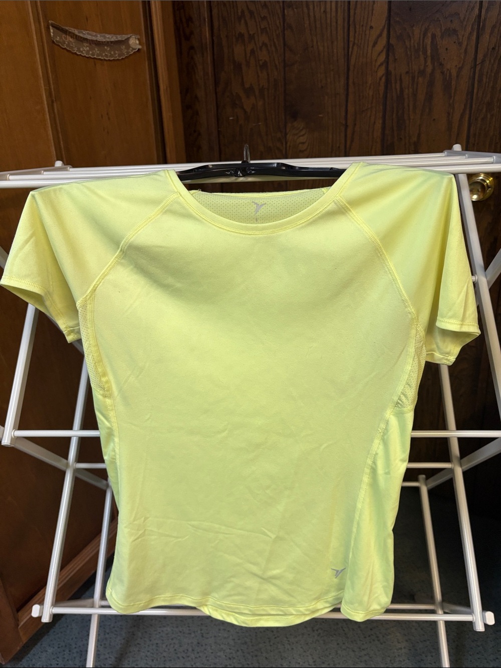 Old Navy Women's Light Yellow Short Sleeve Performance Tee